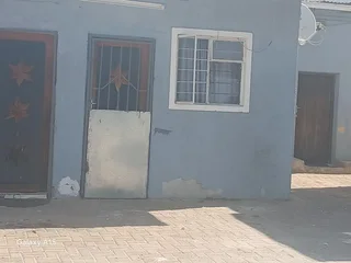 Bezuidenhout Valley Johannesburg,4 bed,2 bath for sale.(plus 2*1bed flatlet,  5*Bachelor, 4 room).