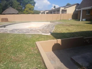 Ridgeway Johannesburg South, 5 bed, 3 bath for sale. Plus (Large Flat-let).