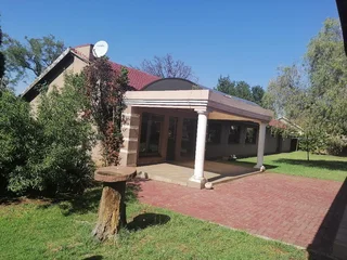 Kibler Park Freestanding House,4bed,2bath Maid,Huge Lappa,Double Garage,carport,Huge Yard,for rent.