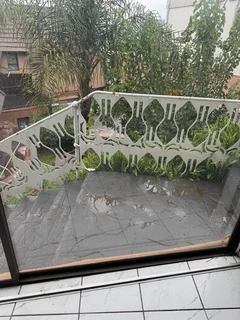 Glenvista Very Spacious Bachelor apartment for rent.