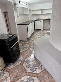 Glenvista Extra Spacious Bachelor apartment for rent.