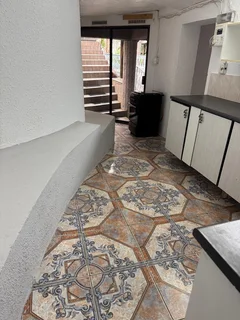 Glenvista Extra Spacious Bachelor apartment for rent.