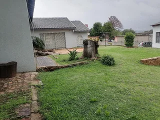 Clean 3Bed, 2Bath Main House with a study that can be used for a 4th bed for rent at Winchester Hill