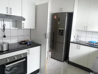 Clean 3Bed, 2Bath Main House with a study that can be used for a 4th bed for rent at Winchester Hill