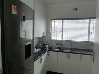 Clean 3Bed, 2Bath Main House with a study that can be used for a 4th bed for rent at Winchester Hill