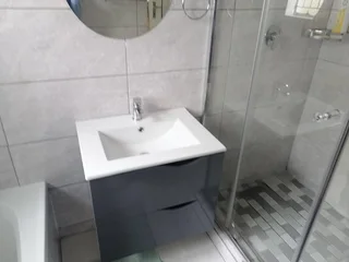 Clean 3Bed, 2Bath Main House with a study that can be used for a 4th bed for rent at Winchester Hill