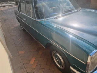 Mercedes Benz 230 W114 1970 - 1 Owner / 57000km