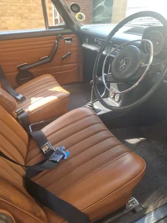 Mercedes Benz 230 W114 1970 - 1 Owner / 57000km