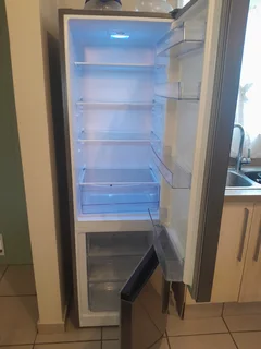 Hisense 264L Fridge/Freezer 2 years old