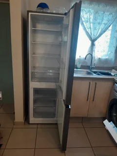 Hisense 264L Fridge/Freezer 2 years old