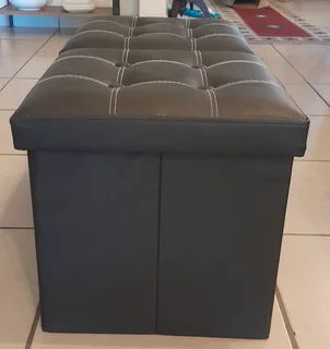 2 x ottoman storage cubes