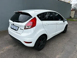 2017 Ford fiesta 1.0 T  ecoboost ,trendline ,manual ,121000kms ,Fsh , drives well with no issues.