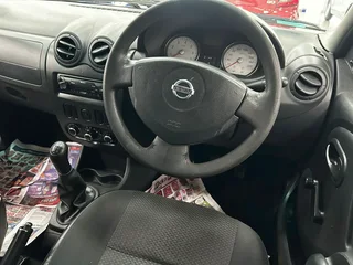 2017 np200 1.5 dci 204000kms Fsh agents and non agents. Wit owes van