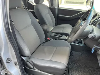 2015 Nissan Navara 2.5DCi LE D/cab 4x2 manual in great condition