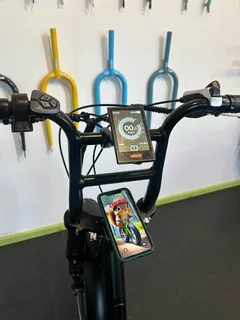 CUSTOM BUILT EBIKES FOR DELIVERIES. E-CARGO BIKES. FOOD AND COURIER DELIVERIES. EFFICIENT DELIVERY.