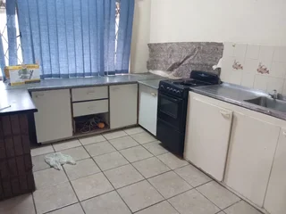 Cosy granny flat to let in Montclair