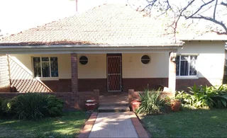 Large Family Home In Pelham