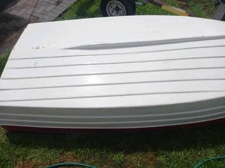 Boat hull cleaner