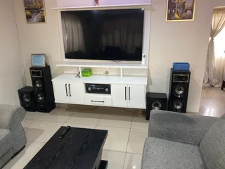 Home theatre JVC and Dining set