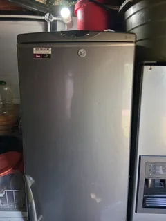 Fridge - Ad posted by Motswaki Mogomotsi