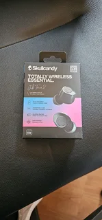 Skullcandy Totally Wireless Essential JIB True 2 Earbuds / Earpods ( Brand New Sealed )