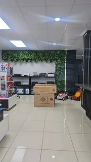 Samsung Freestyle Gen 1 Projector ( Brand New Open box ) with warranty