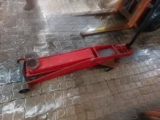 Heavy duty truck jack
