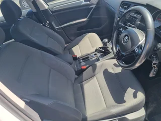 SUPER SPORTY GOLF 2018 Volkswagen GOLF 7 1.0 Comfortline