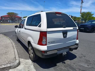 2017 Nissan Np200
