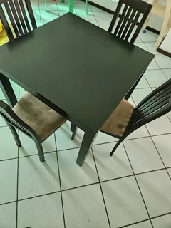 Table and chairs for sale