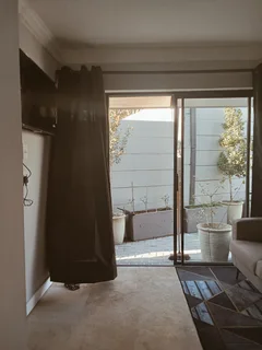 1-Bedroom Fully Furnished Unit Available 1 January, Sybrand Park