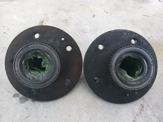 Mercedes benz W202 front hubs