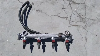 Mercedes Benz W202 M111 fuel rail with injectors