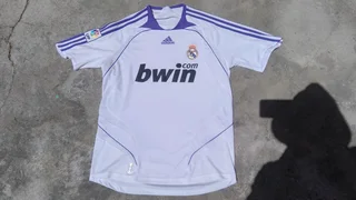 Real Madrid Adidas vintage / retro soccer jersey - M