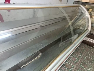 Refrigerator counter display