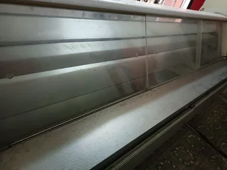 Refrigerator counter display