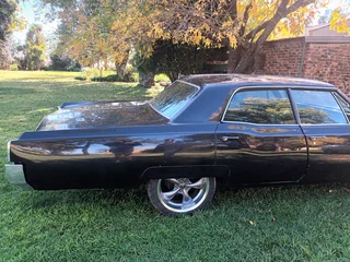 1966 Oldsmobile Ninety Eight V8 bigblock 7L