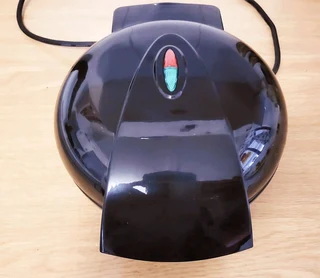 Mellerware 2 Slice Non Stick Sandwich Maker / Aim Two Sandwich Maker / Safeway Mini Cupcake Maker