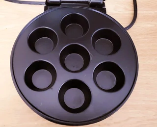 Mellerware 2 Slice Non Stick Sandwich Maker / Aim Two Sandwich Maker / Safeway Mini Cupcake Maker