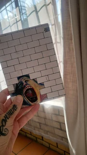 Pink floyd the wall 25th anniversary limited edition ( includes poster)