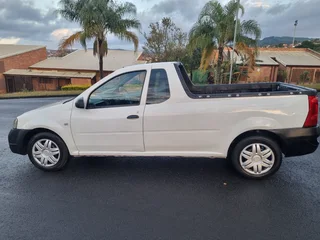 2012 Nissan NP200 van R70000