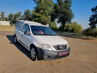 Np200 1.6i aircon spec