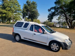 Np200 1.6i aircon spec