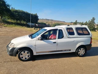 Np200 1.6i aircon spec