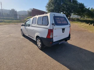 Np200 1.6i aircon spec