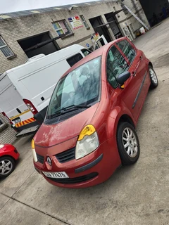 Renault Modus 1.4 16v. Striping for Spares