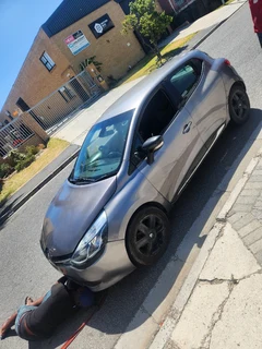 Renault Clio 4 0.9t Striping for spares all car available