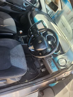 Renault Clio 4 0.9t Striping for spares all car available