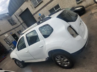Renault Duster 1.6 16v. 2014 model 5 speed manual Striping for spares