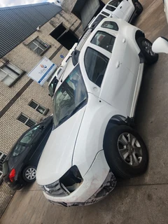 Renault Duster 1.6 16v. 2014 model 5 speed manual Striping for spares